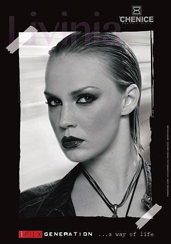 Chenice iFIX  - Power shine silny, nabłyszczający spray do utrwalenia fryzury, 500 ml